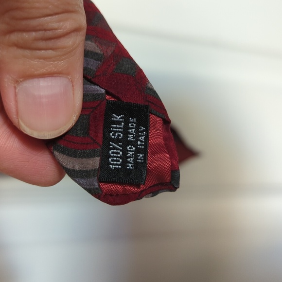61-in Stanley Blacker maroon patterned silk tie - Picture 4 of 5